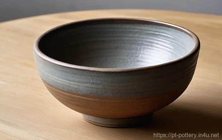 이도다완의 특징 - Image Prompt 1: "The Humble Origins of Ido Chawan"**